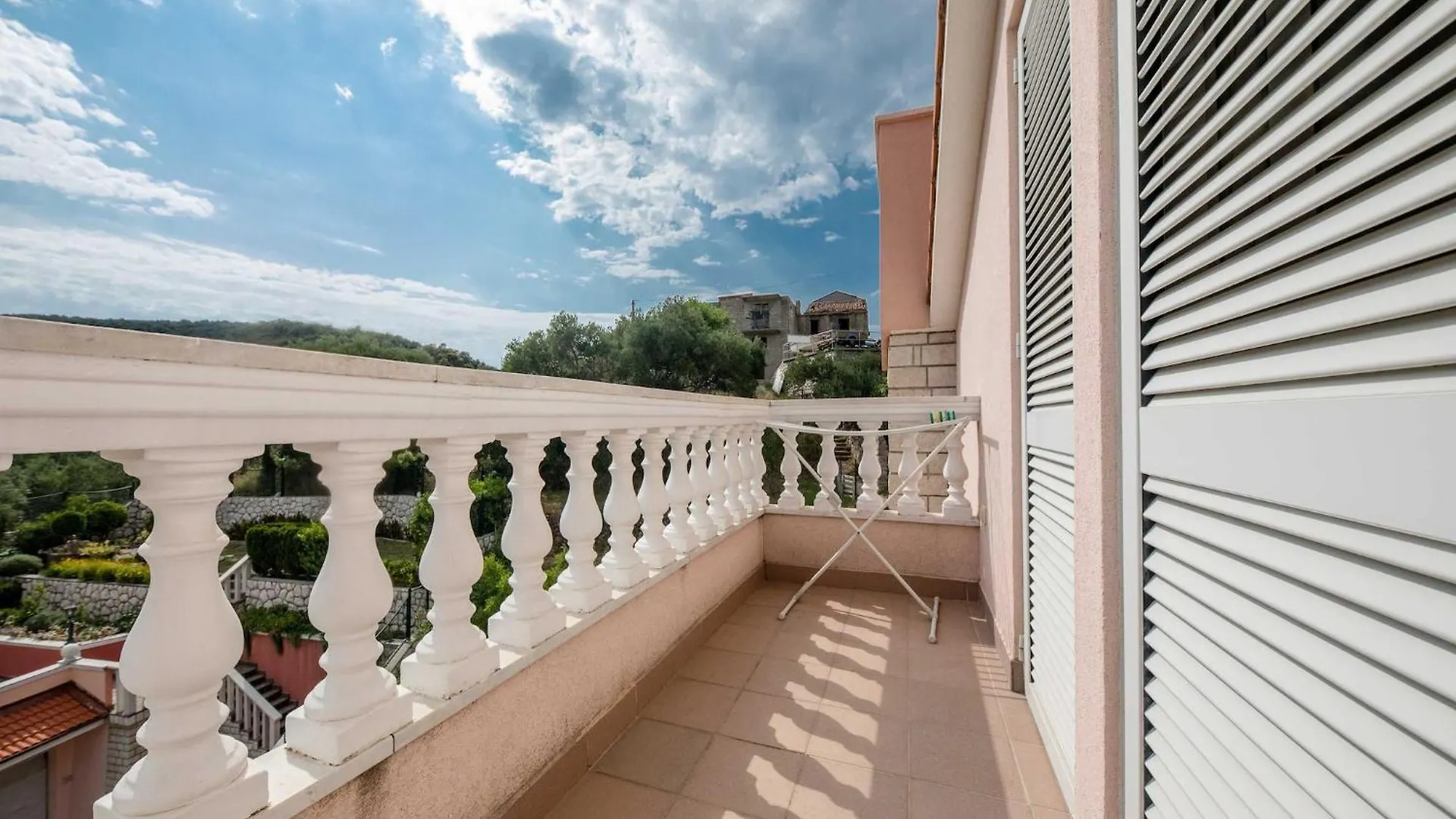 Guest House Villa Anggela - Two Bedroom Apartment With Balcony And Sea View Rab Town 0*,  Croatia