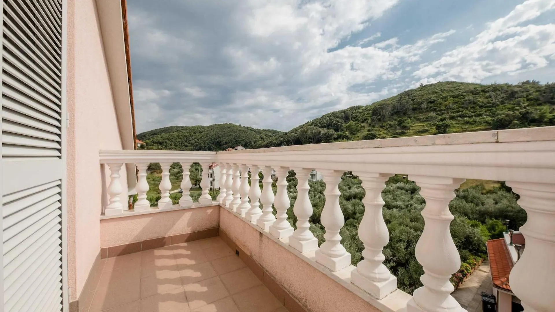 Guest House Villa Anggela - Two Bedroom Apartment With Balcony And Sea View Rab Town